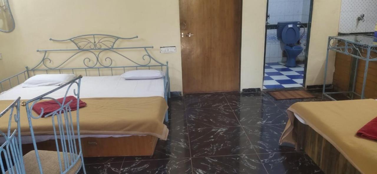 Hotel Hilltone Veg Non Veg Matheran Esterno foto